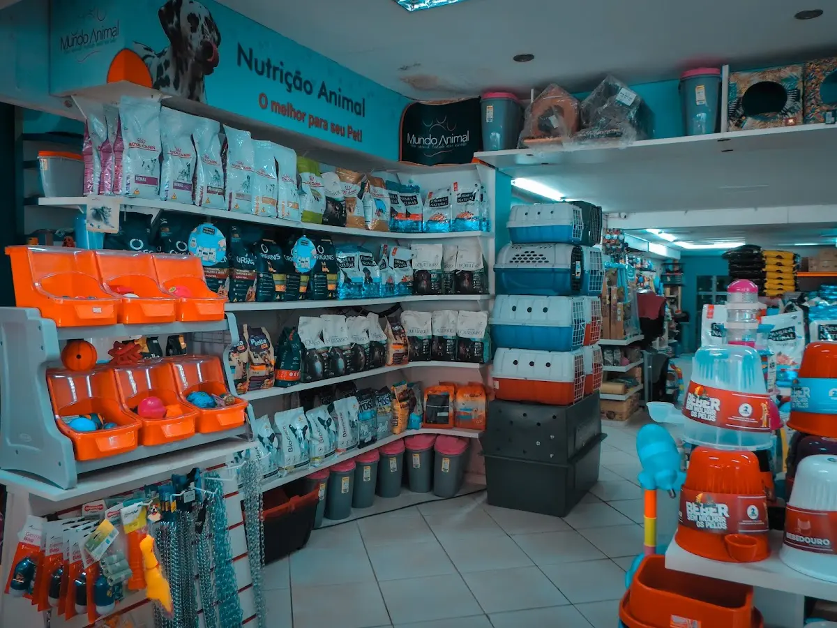 Visao geral da loja Mundo Animal com area de nutricao
